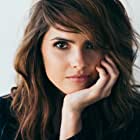 Shelley Hennig به عنوان Carrie