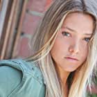 Lili Sepe به عنوان Cassidy Peck Thompson