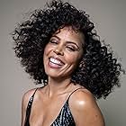 Amirah Vann به عنوان Dra. Gina Walker