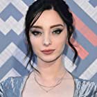 Emma Dumont به عنوان Milla D'Angelo