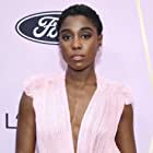 Lashana Lynch به عنوان Captain Marvel