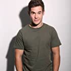 Adam Devine به عنوان Alexxx