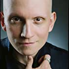 Anthony Carrigan به عنوان Oscar