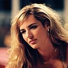 Louise Bourgoin به عنوان Marguerite (Peggy) Devereaux