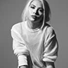 Hayley Kiyoko به عنوان Maggie