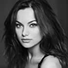 Christina Ochoa به عنوان Renn Randall