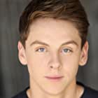 Jacob Bertrand به عنوان Eli 'Hawk' Moskowitz