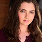 Emily Robinson به عنوان Olivia