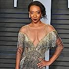 Betty Gabriel به عنوان Elizabeth Wright