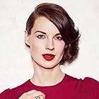 Jessica Raine به عنوان Lucy Chambers