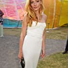 Clara Paget به عنوان Vegh