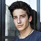 Milo Manheim به عنوان Zed