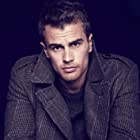 Theo James به عنوان George Almore