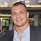 Rob Gronkowski به عنوان Party Guy Jake