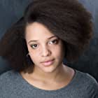 Laya Lewis به عنوان Liv Malone