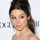 Kira Kosarin به عنوان Nadia Dando