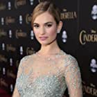 Lily James به عنوان Detroit's White British Voice