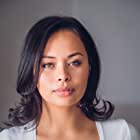 Frankie Adams به عنوان Roberta 'Bobbie' W. Draper