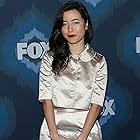 Maya Erskine به عنوان Mercy Graves