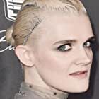 Gayle Rankin به عنوان Emily Dodson