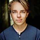 Ed Oxenbould به عنوان Garrett