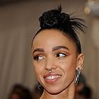 FKA twigs به عنوان Shelly