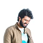 Vijay Deverakonda به عنوان Chaitanya 'Bobby' Makineni