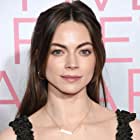 Caitlin Carver به عنوان Becca