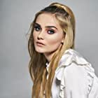 Meg Donnelly به عنوان Addison