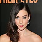 Lyndon Smith به عنوان Lacey