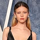 Mia Goth به عنوان Milja