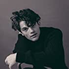 Edward Bluemel به عنوان Hugo