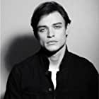 Thomas Doherty به عنوان Walter