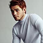 K.J. Apa به عنوان Archie Andrews