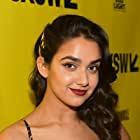 Geraldine Viswanathan به عنوان Becky Abelar