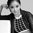 Lana Condor به عنوان Saya Kuroki