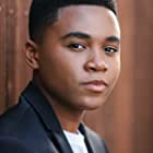 Chosen Jacobs به عنوان Mike Hanlon