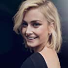 Stefanie Martini به عنوان Phyllis Lambert