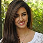 Disha Patani به عنوان Dancer in 'Do You Love Me?' Song