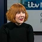 Sophie Willan به عنوان Holly Pinder