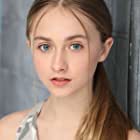 Ivy Dubreuil به عنوان Young Abby