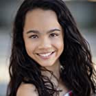 Chloe De Los Santos به عنوان Lilly Castillo