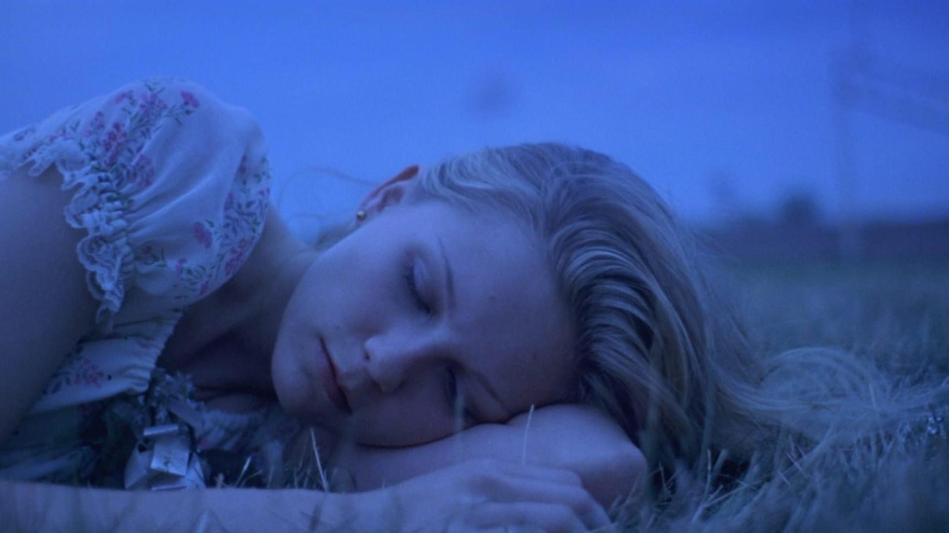 فیلم  The Virgin Suicides 1999 با زیرنویس چسبیده