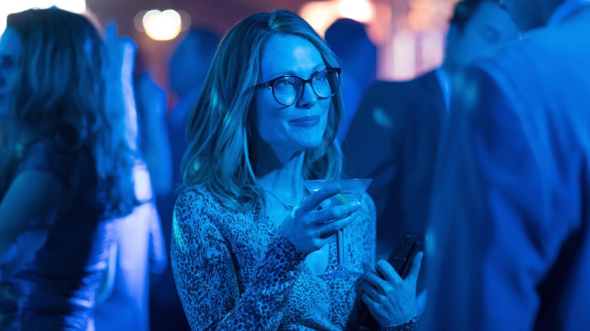 فیلم  Gloria Bell 2018 با زیرنویس چسبیده